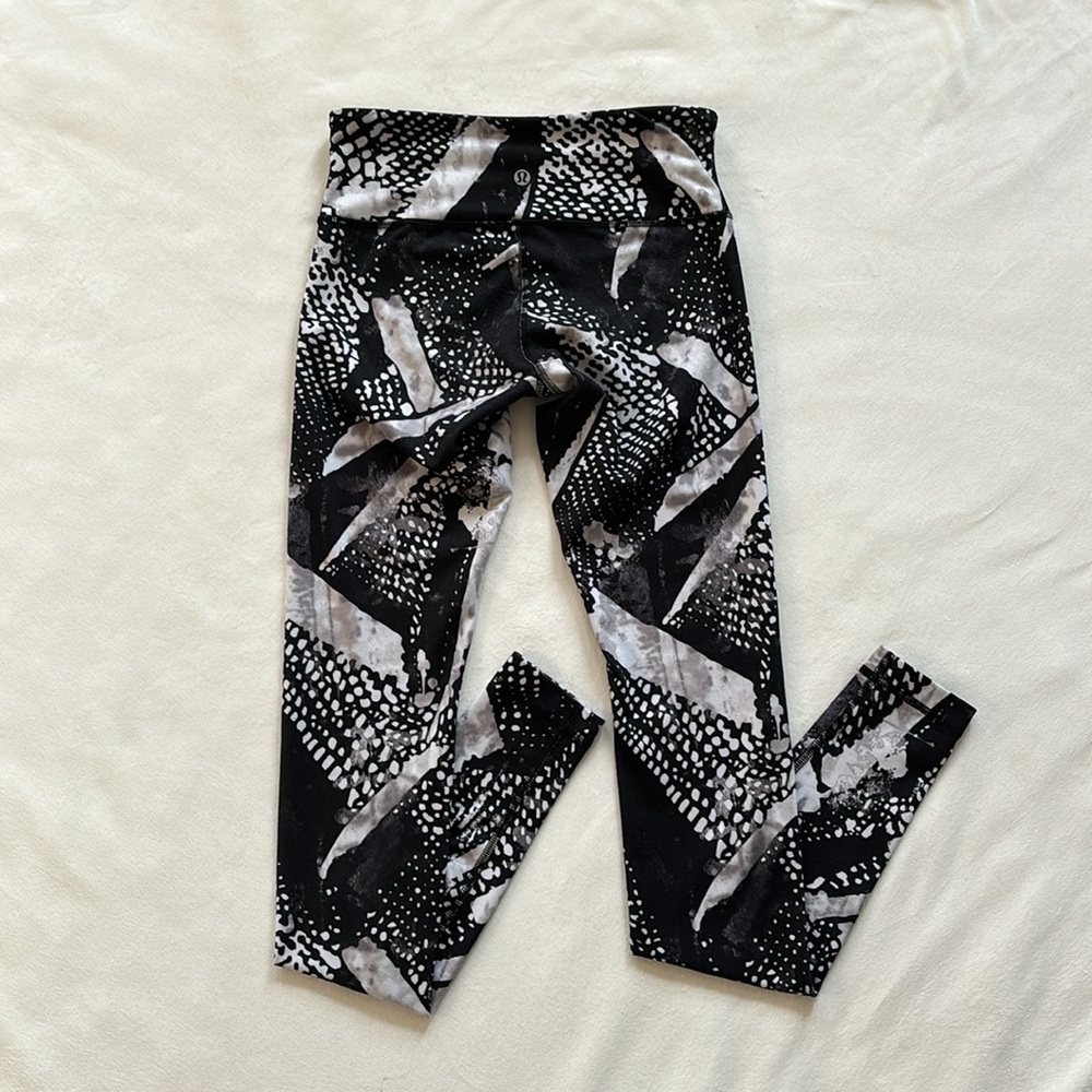 Lululemon Wunder Under Pant III *Full-On Luon, Size: 4 - Picture 2 of 8